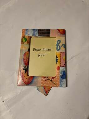 Vintage Martin Designs Fruit and Floral Strawberry Theme 4x6 Photo Frame